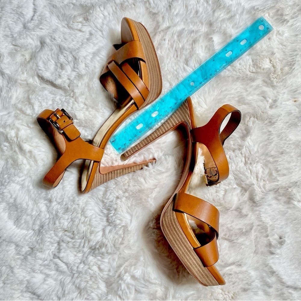 Coach Women's Tan Sandals - Picture 4 of 5